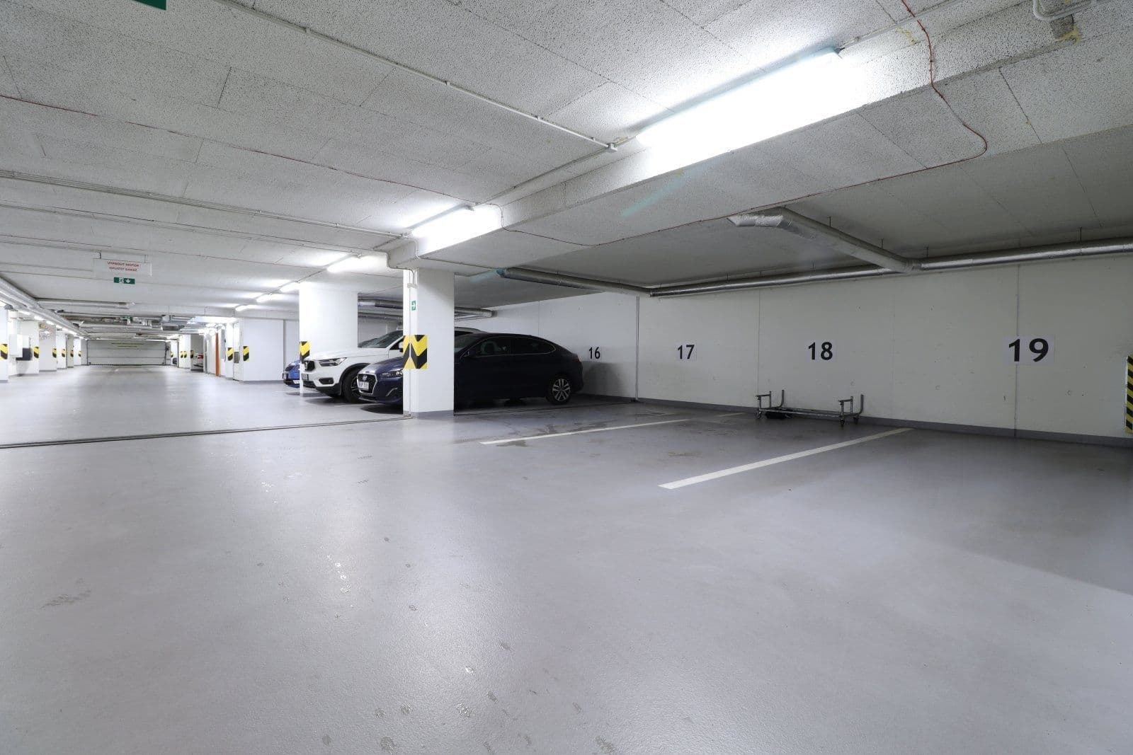 2 bedroom with open-plan kitchen flat to rent, 74 m², Rižská, Prague, Prague 2 bedroom with open-plan kitchen flat to rent, 74 m², Rižská, Prague, Prague