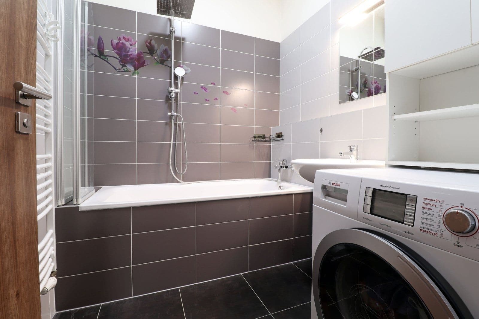 2 bedroom with open-plan kitchen flat to rent, 74 m², Rižská, Prague, Prague 2 bedroom with open-plan kitchen flat to rent, 74 m², Rižská, Prague, Prague