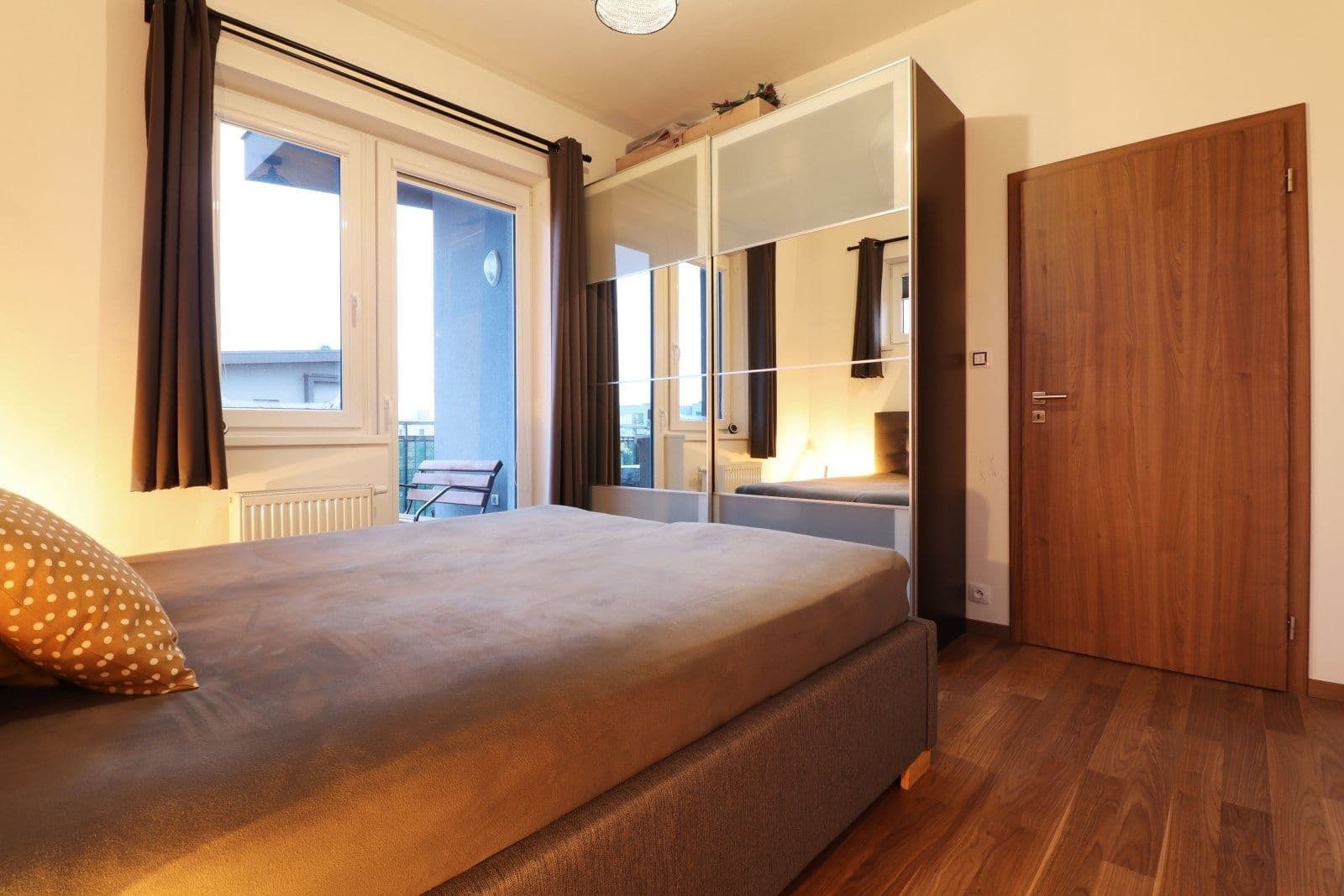 2 bedroom with open-plan kitchen flat to rent, 74 m², Rižská, Prague, Prague 2 bedroom with open-plan kitchen flat to rent, 74 m², Rižská, Prague, Prague