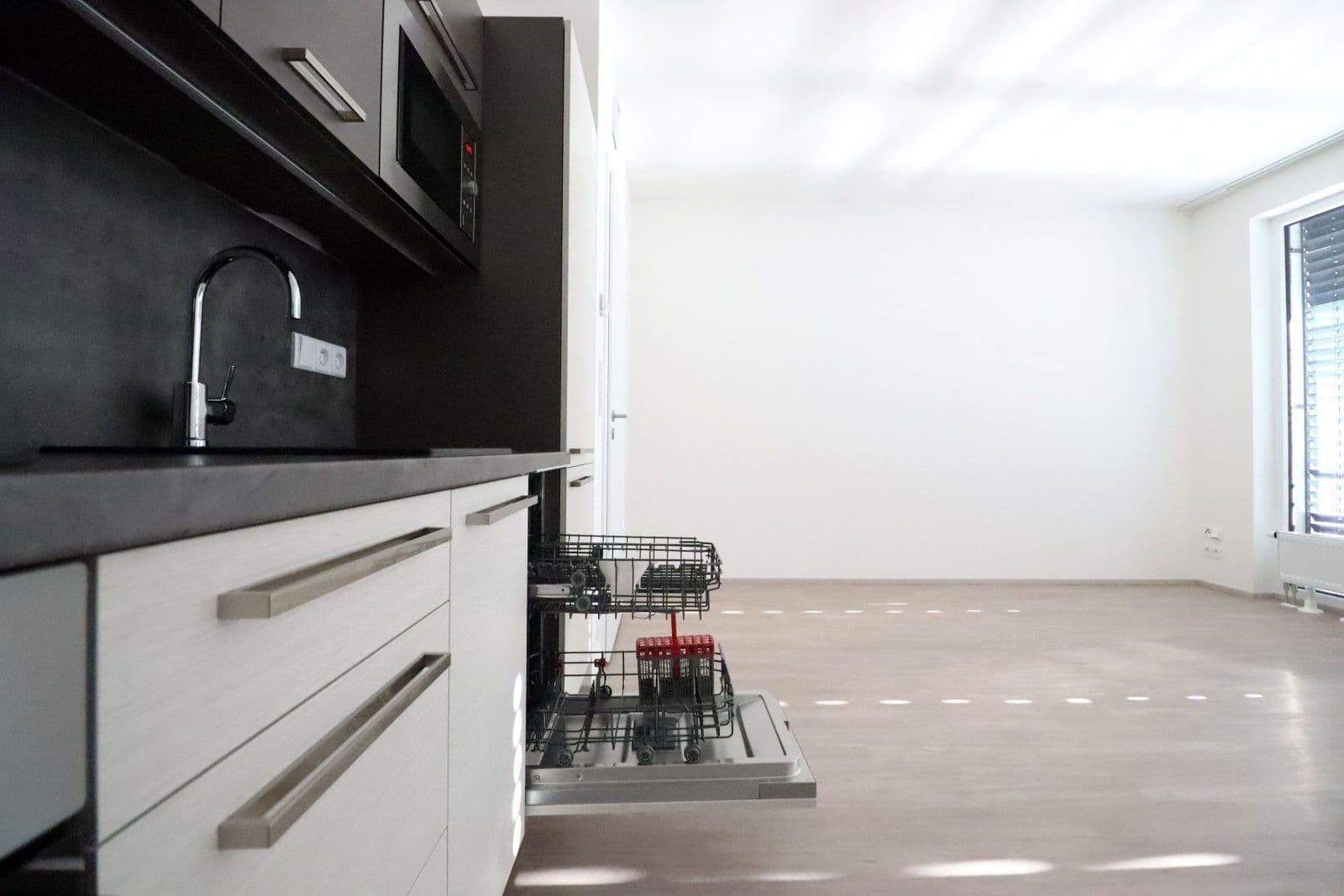 Studio flat to rent, 34 m², Jankovcova, Prague, Prague Studio flat to rent, 34 m², Jankovcova, Prague, Prague