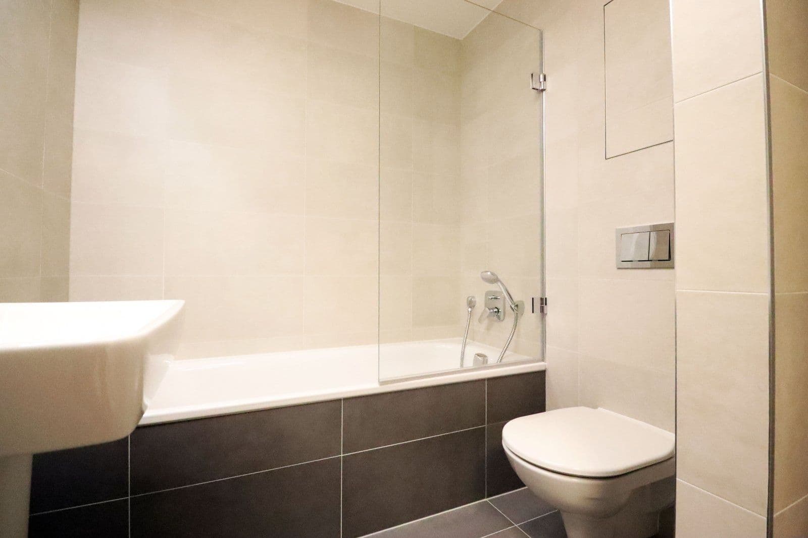 Studio flat to rent, 34 m², Jankovcova, Prague, Prague Studio flat to rent, 34 m², Jankovcova, Prague, Prague