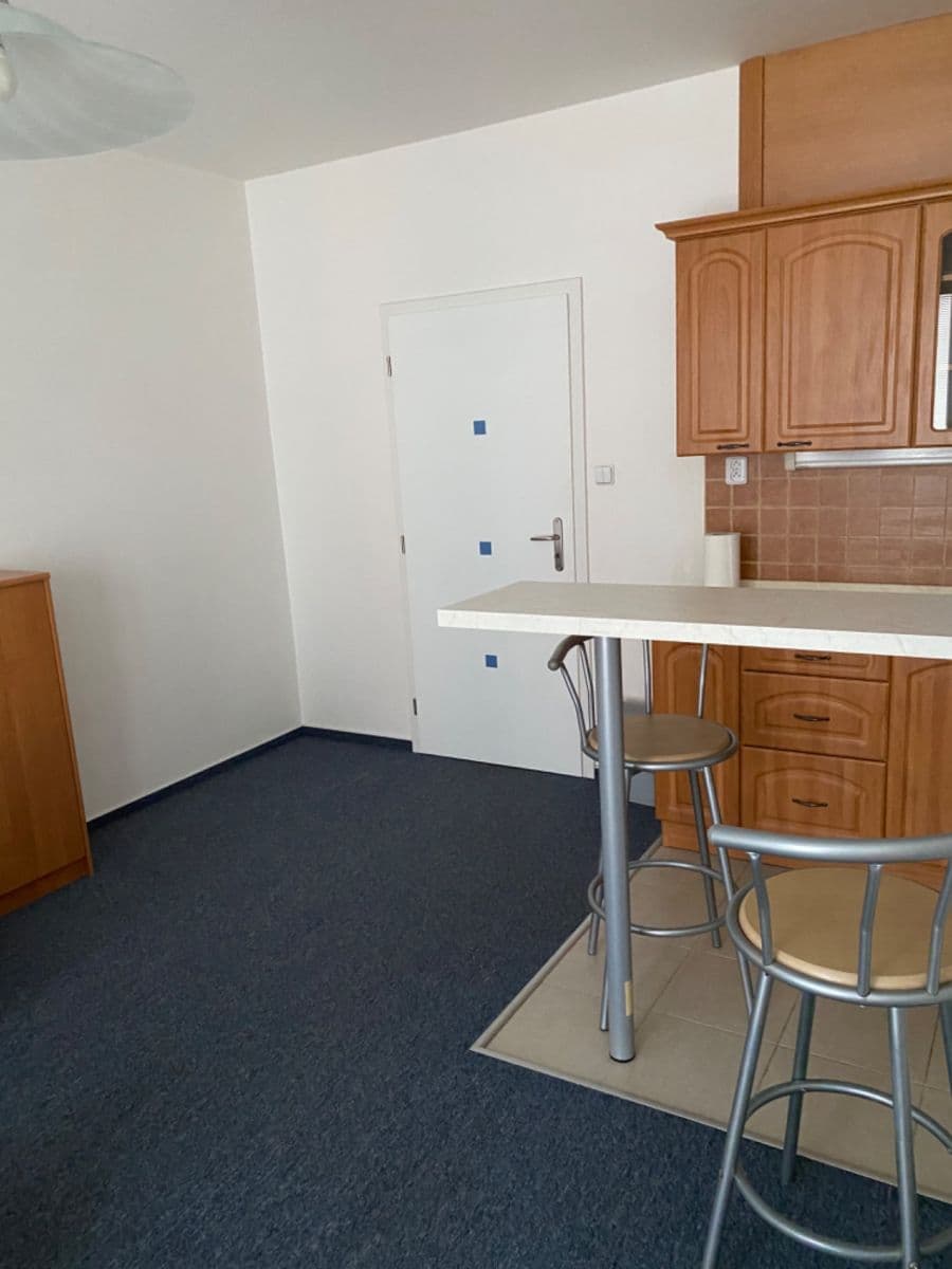 Studio flat to rent, 29 m², Mattioliho, Prague, Prague Studio flat to rent, 29 m², Mattioliho, Prague, Prague