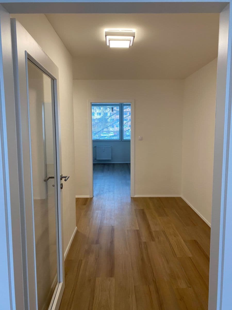 2 bedroom with open-plan kitchen flat for sale, 76 m², Na růžovém poli, Kladno, Středočeský Region 2 bedroom with open-plan kitchen flat for sale, 76 m², Na růžovém poli, Kladno, Středočeský Region