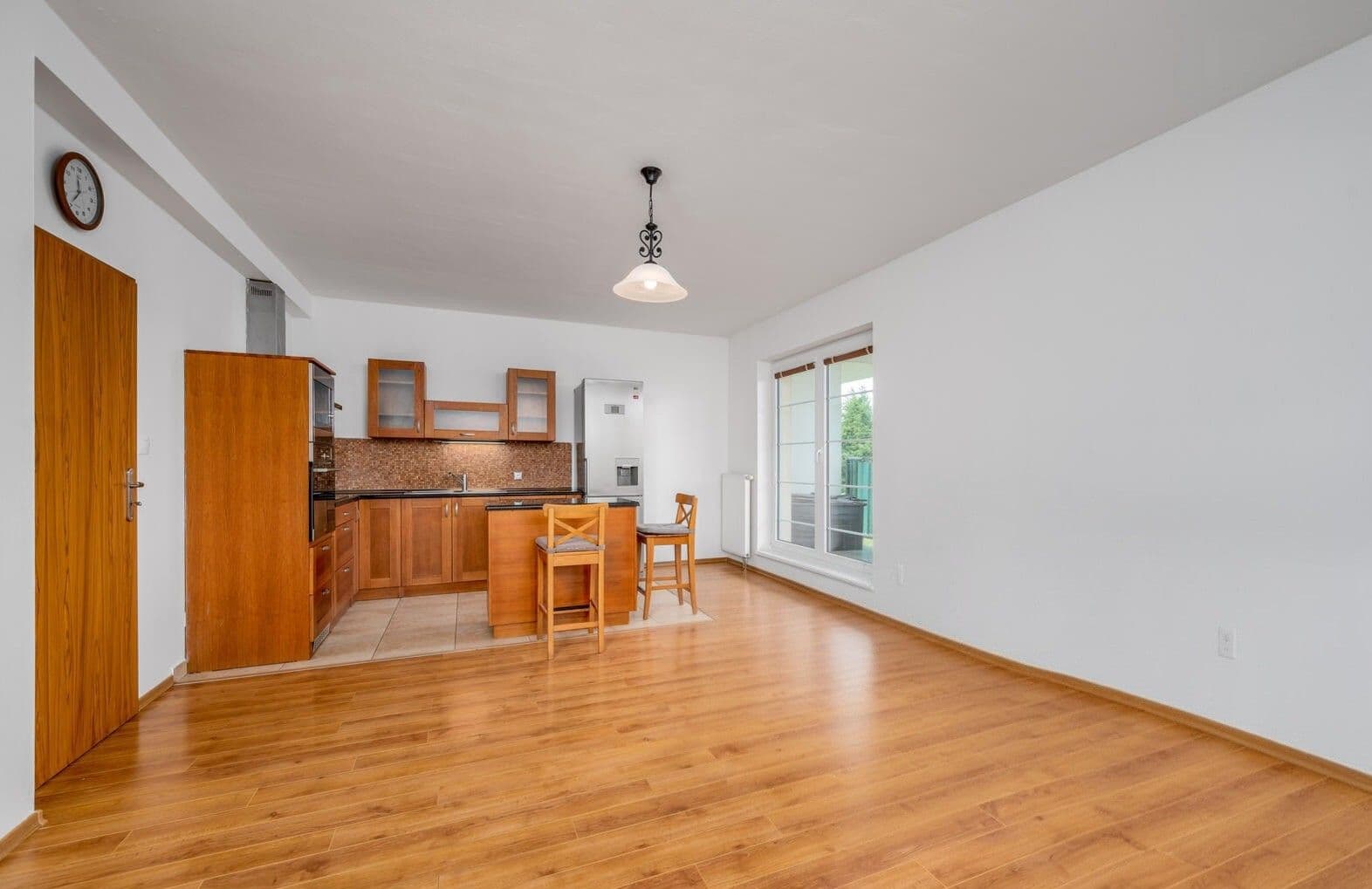 1 bedroom with open-plan kitchen flat to rent, 60 m², Habrová, Holubice, Středočeský Region 1 bedroom with open-plan kitchen flat to rent, 60 m², Habrová, Holubice, Středočeský Region