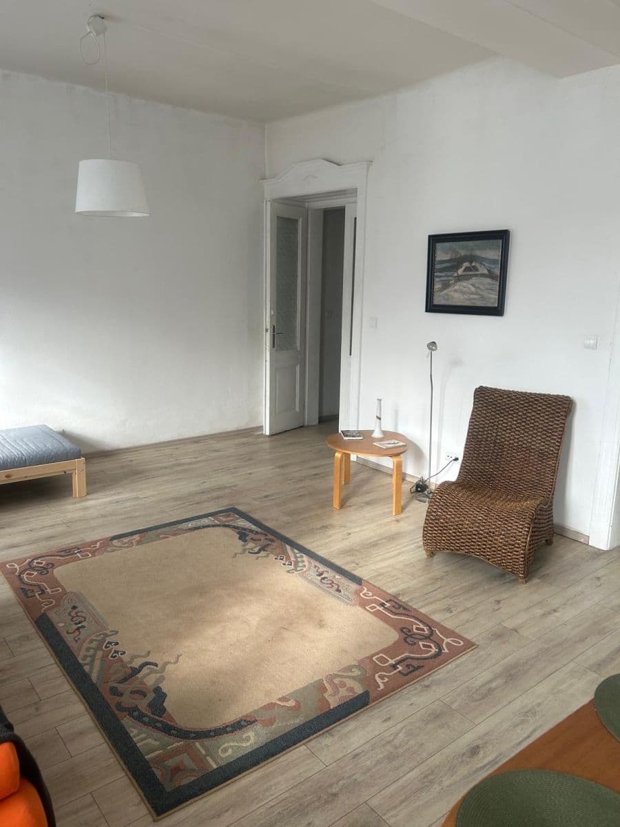 1 bedroom with open-plan kitchen flat to rent, 70 m², Masarykovo náměstí, Ostrava, Moravskoslezský Region 1 bedroom with open-plan kitchen flat to rent, 70 m², Masarykovo náměstí, Ostrava, Moravskoslezský Region