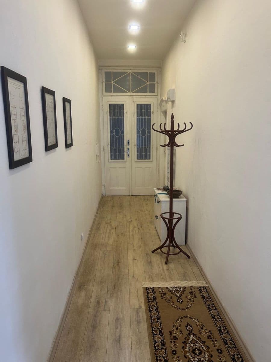 1 bedroom with open-plan kitchen flat to rent, 70 m², Masarykovo náměstí, Ostrava, Moravskoslezský Region 1 bedroom with open-plan kitchen flat to rent, 70 m², Masarykovo náměstí, Ostrava, Moravskoslezský Region