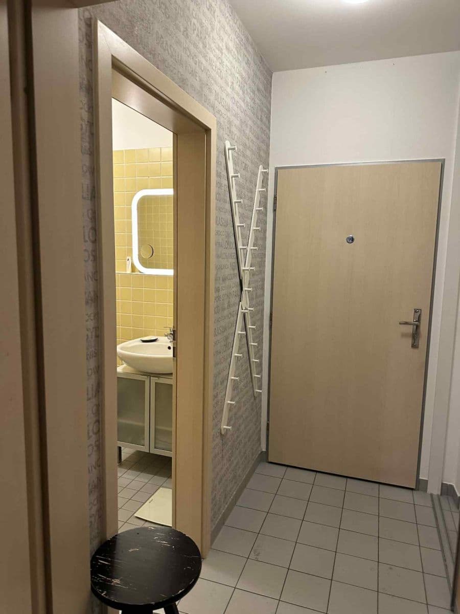 Studio flat to rent, 39 m², Ungarova, Prague, Prague Studio flat to rent, 39 m², Ungarova, Prague, Prague