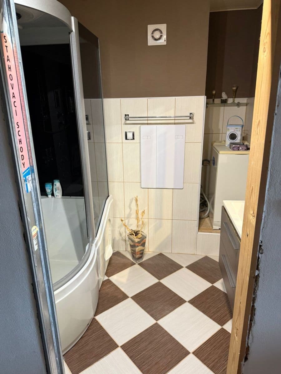 2 bedroom with open-plan kitchen flat for sale, 69 m², Nad Stadionem, Králův Dvůr, Středočeský Region 2 bedroom with open-plan kitchen flat for sale, 69 m², Nad Stadionem, Králův Dvůr, Středočeský Region