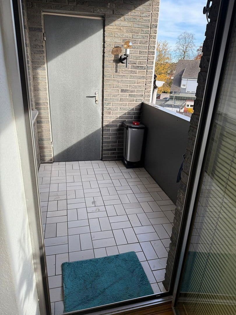 2 bedroom with open-plan kitchen flat to rent, 97 m², Oberhausen, North Rhine-Westphalia 2 bedroom with open-plan kitchen flat to rent, 97 m², Oberhausen, North Rhine-Westphalia