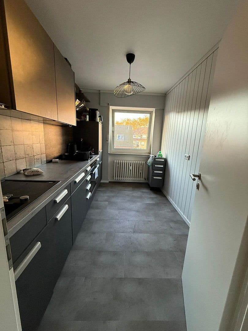 2 bedroom with open-plan kitchen flat to rent, 97 m², Oberhausen, North Rhine-Westphalia 2 bedroom with open-plan kitchen flat to rent, 97 m², Oberhausen, North Rhine-Westphalia