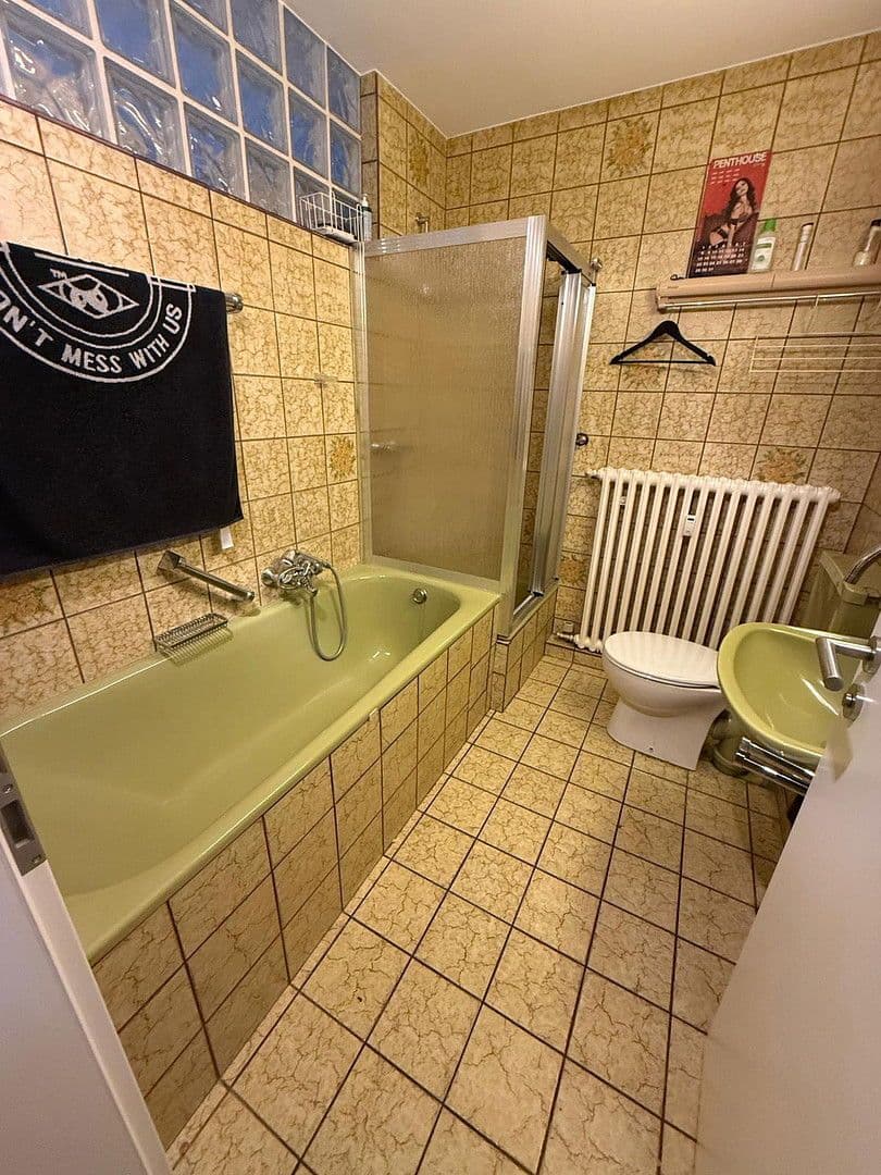 2 bedroom with open-plan kitchen flat to rent, 97 m², Oberhausen, North Rhine-Westphalia 2 bedroom with open-plan kitchen flat to rent, 97 m², Oberhausen, North Rhine-Westphalia