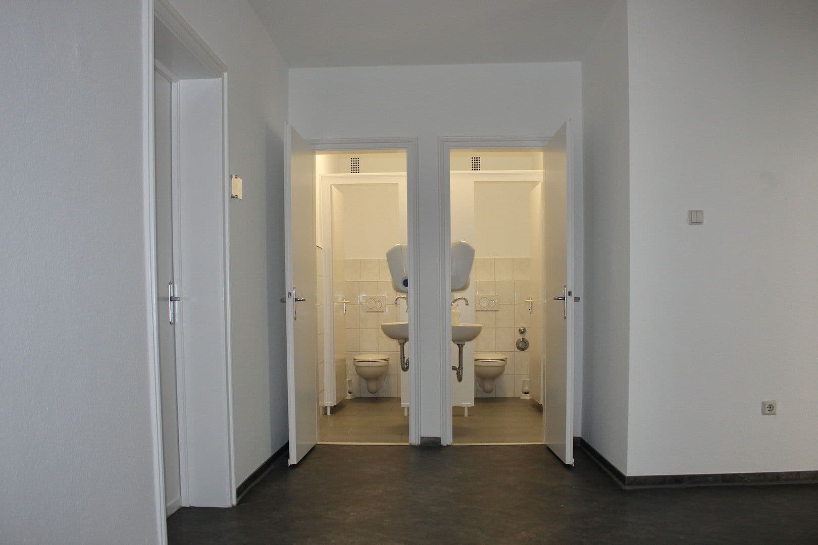 office to rent, 140 m², Am Buchenbaum 21, Duisburg, North Rhine-Westphalia office to rent, 140 m², Am Buchenbaum 21, Duisburg, North Rhine-Westphalia