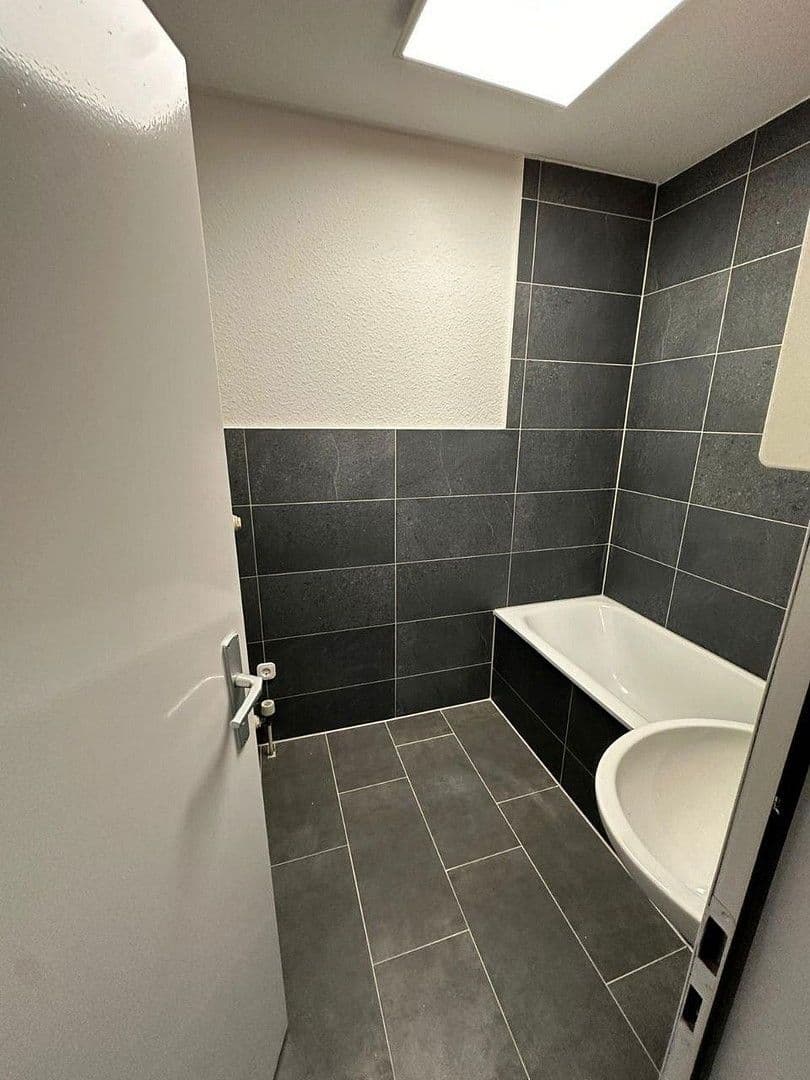 2 bedroom with open-plan kitchen flat to rent, 77 m², Moselstraße 1, Dormagen, North Rhine-Westphalia 2 bedroom with open-plan kitchen flat to rent, 77 m², Moselstraße 1, Dormagen, North Rhine-Westphalia