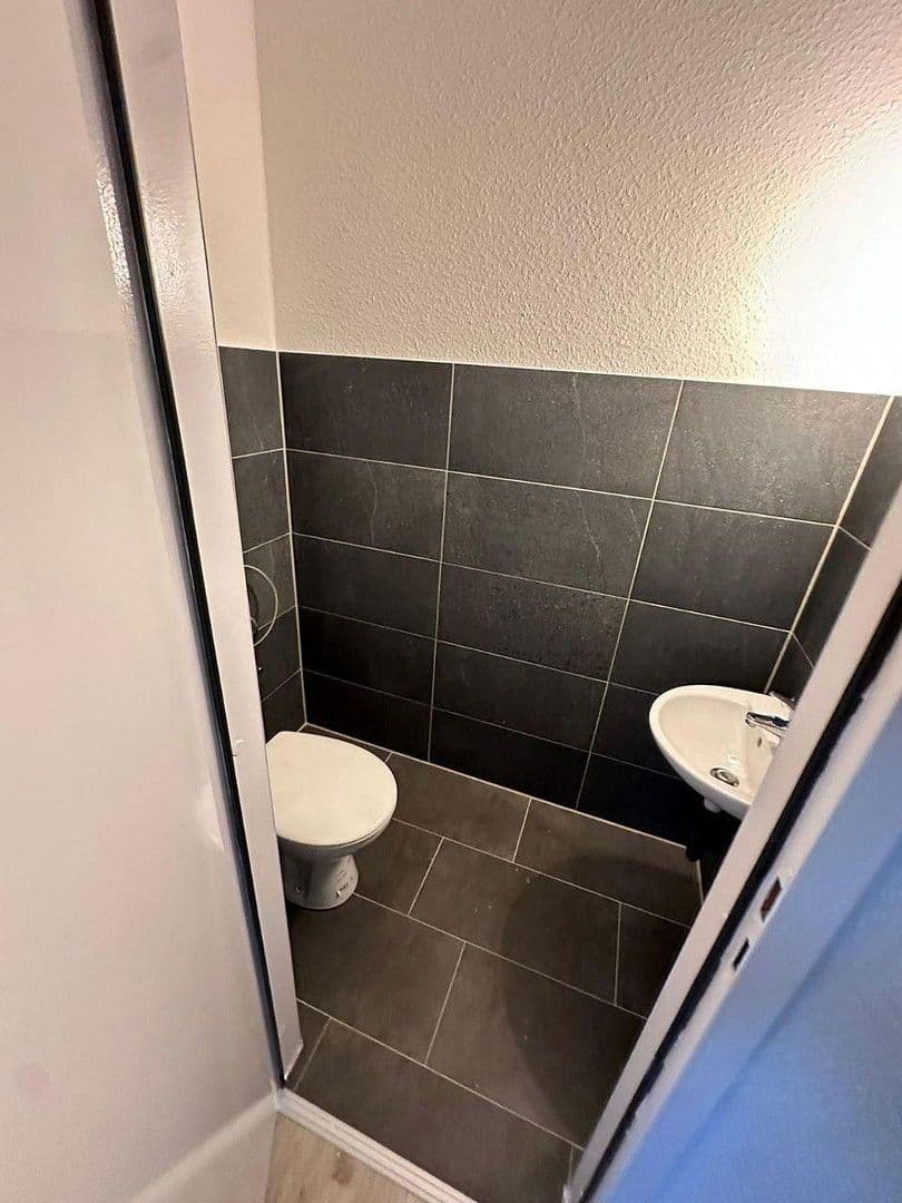 2 bedroom with open-plan kitchen flat to rent, 77 m², Moselstraße 1, Dormagen, North Rhine-Westphalia 2 bedroom with open-plan kitchen flat to rent, 77 m², Moselstraße 1, Dormagen, North Rhine-Westphalia