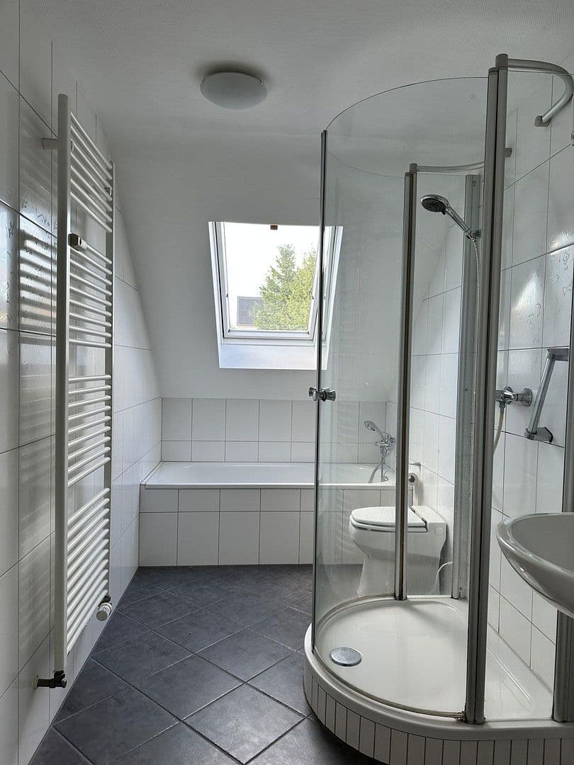 2 bedroom with open-plan kitchen flat to rent, 98 m², Saarbrücken, Saarland 2 bedroom with open-plan kitchen flat to rent, 98 m², Saarbrücken, Saarland