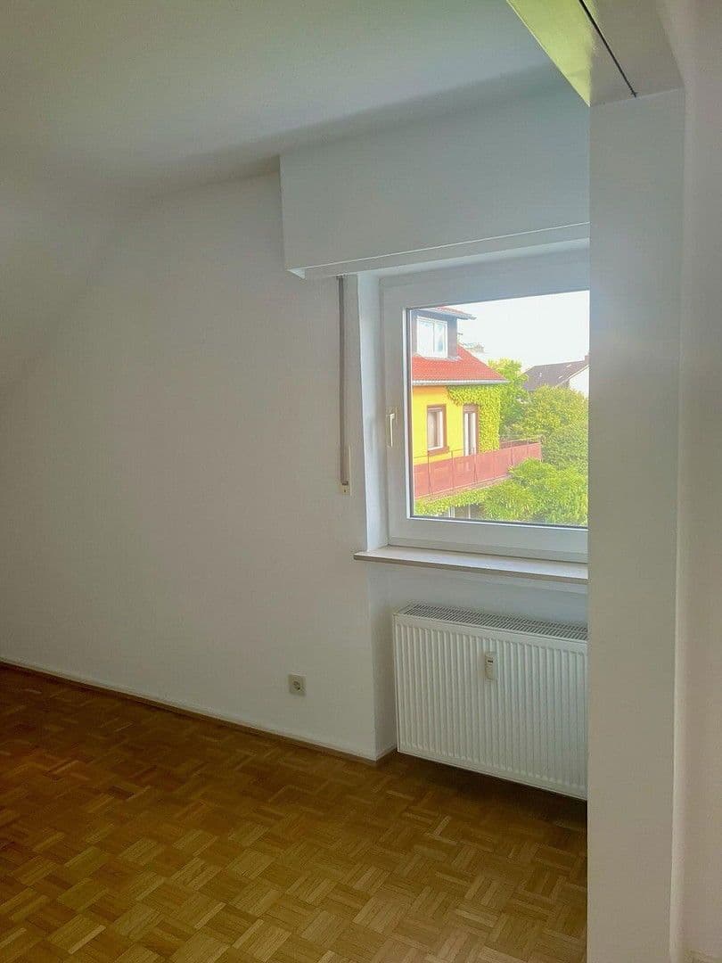 2 bedroom with open-plan kitchen flat to rent, 98 m², Saarbrücken, Saarland 2 bedroom with open-plan kitchen flat to rent, 98 m², Saarbrücken, Saarland