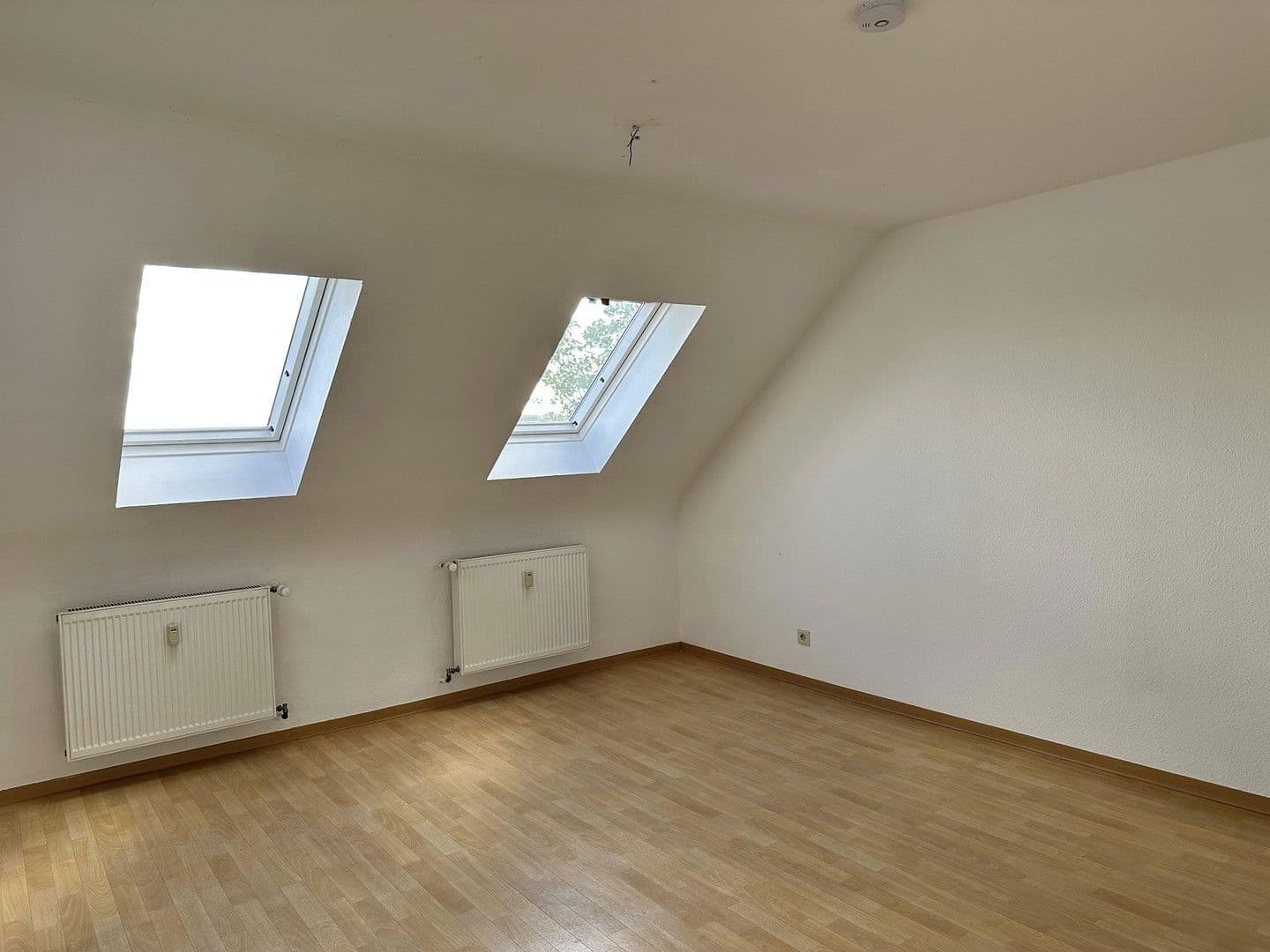 2 bedroom with open-plan kitchen flat to rent, 98 m², Saarbrücken, Saarland 2 bedroom with open-plan kitchen flat to rent, 98 m², Saarbrücken, Saarland
