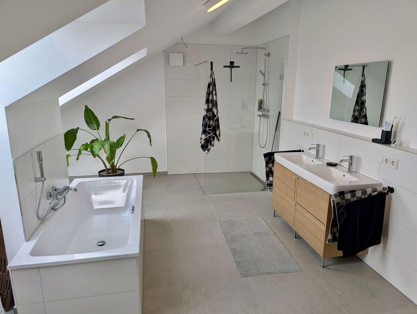 3 bedroom flat to rent, 134 m², Neunkirchen-Seelscheid, North Rhine-Westphalia 3 bedroom flat to rent, 134 m², Neunkirchen-Seelscheid, North Rhine-Westphalia