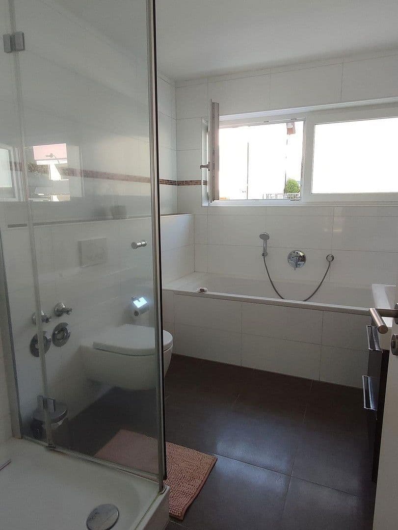 4 bedroom flat to rent, 120 m², Kalbacher Hauptstraße 48, Frankfurt am Main, Hesse 4 bedroom flat to rent, 120 m², Kalbacher Hauptstraße 48, Frankfurt am Main, Hesse