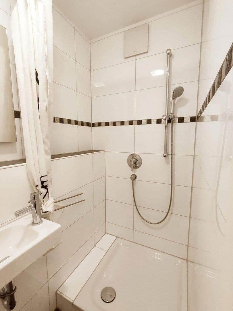 4 bedroom flat to rent, 120 m², Kalbacher Hauptstraße 48, Frankfurt am Main, Hesse 4 bedroom flat to rent, 120 m², Kalbacher Hauptstraße 48, Frankfurt am Main, Hesse