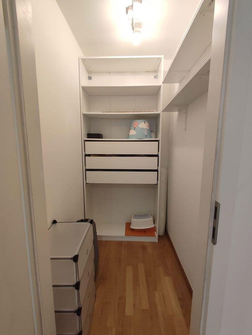 4 bedroom flat to rent, 120 m², Kalbacher Hauptstraße 48, Frankfurt am Main, Hesse 4 bedroom flat to rent, 120 m², Kalbacher Hauptstraße 48, Frankfurt am Main, Hesse