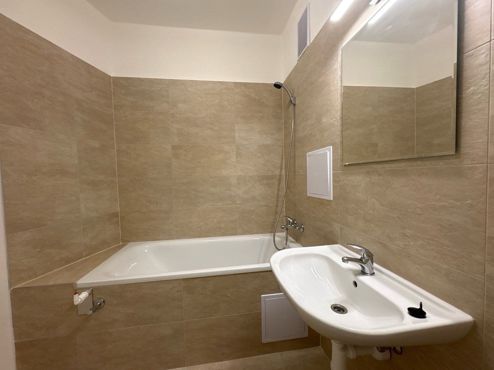 3 bedroom flat to rent, 83 m², Anenská, Frýdek-Místek, Moravskoslezský Region 3 bedroom flat to rent, 83 m², Anenská, Frýdek-Místek, Moravskoslezský Region