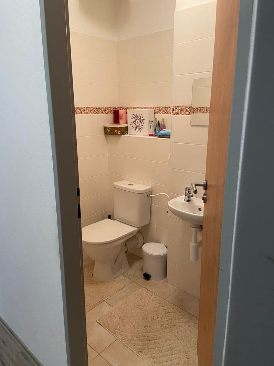 3 bedroom with open-plan kitchen flat to rent, 88 m², V Hlinkách, Beroun, Středočeský Region 3 bedroom with open-plan kitchen flat to rent, 88 m², V Hlinkách, Beroun, Středočeský Region