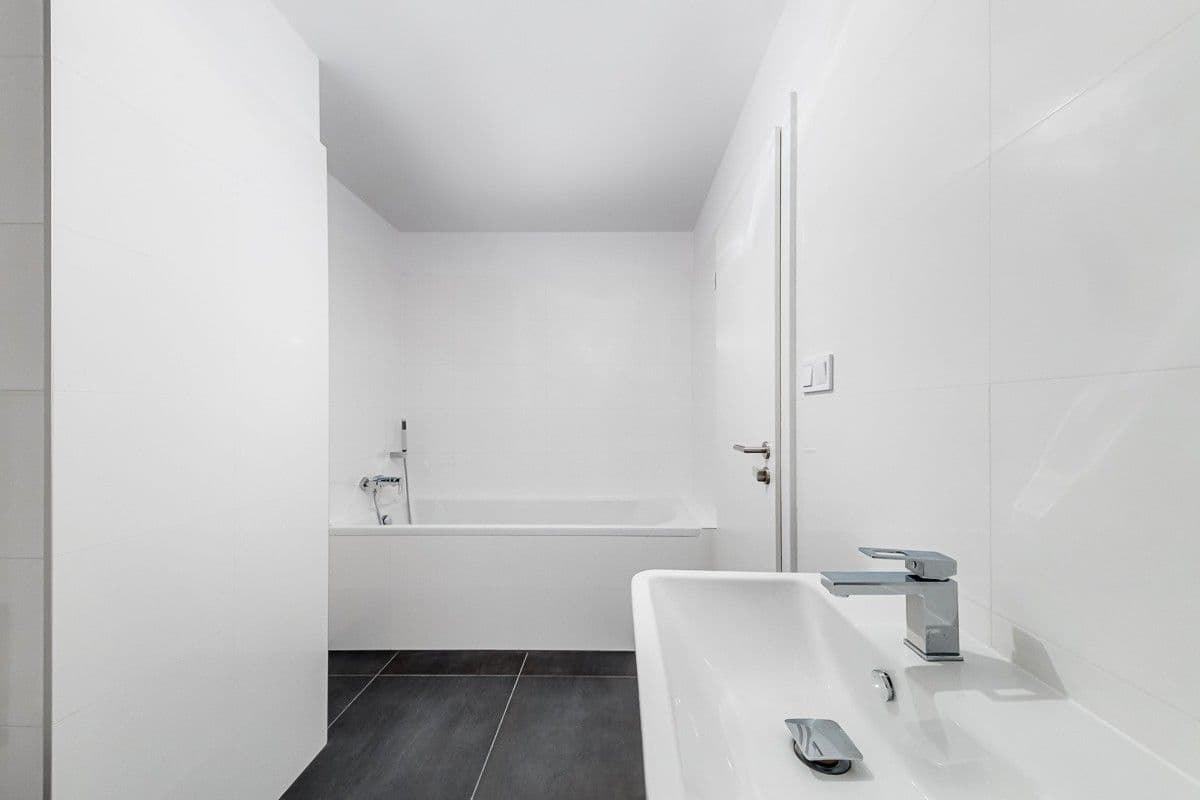 2 bedroom with open-plan kitchen flat for sale, 80 m², Karla IV., Horoměřice, Středočeský Region 2 bedroom with open-plan kitchen flat for sale, 80 m², Karla IV., Horoměřice, Středočeský Region