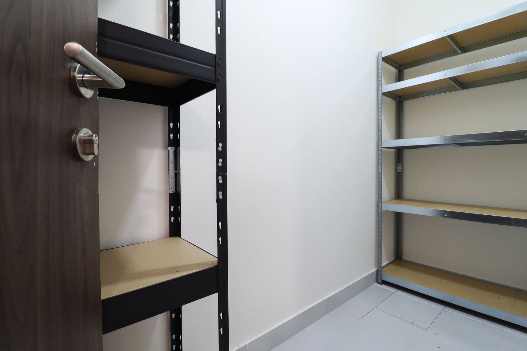 1 bedroom with open-plan kitchen flat to rent, 43 m², Makedonská, Prague, Prague 1 bedroom with open-plan kitchen flat to rent, 43 m², Makedonská, Prague, Prague