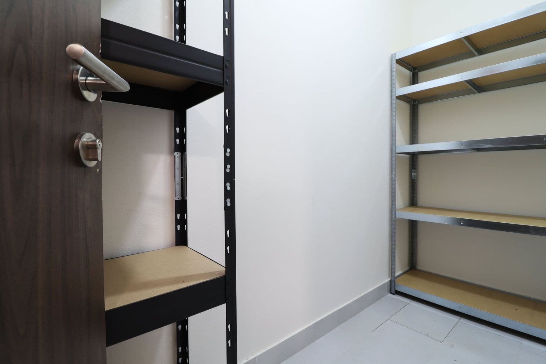 1 bedroom with open-plan kitchen flat to rent, 43 m², Makedonská, Prague, Prague 1 bedroom with open-plan kitchen flat to rent, 43 m², Makedonská, Prague, Prague