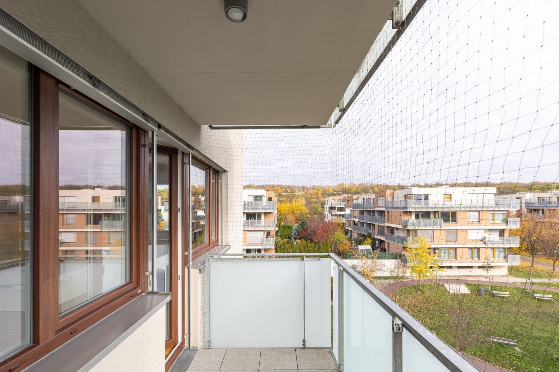 Studio flat to rent, 42 m², Pod stolovou horou, Prague, Prague Studio flat to rent, 42 m², Pod stolovou horou, Prague, Prague