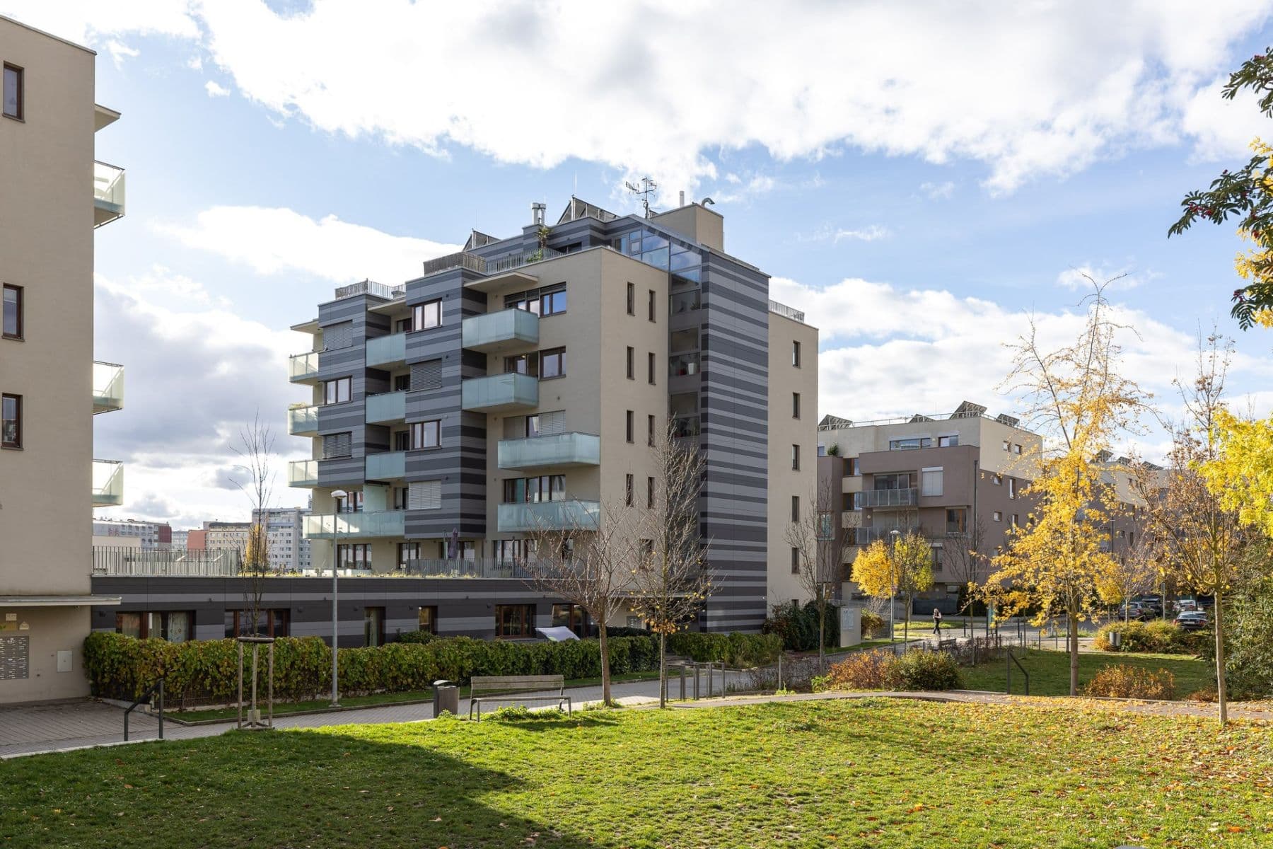 Studio flat to rent, 42 m², Pod stolovou horou, Prague, Prague Studio flat to rent, 42 m², Pod stolovou horou, Prague, Prague