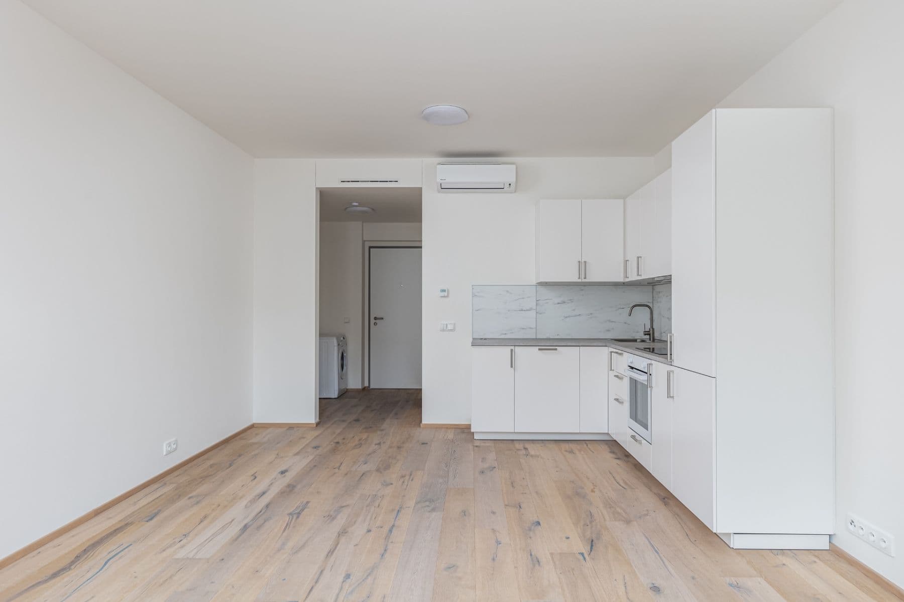 Studio flat to rent, 36 m², Křižíkova, Prague, Prague Studio flat to rent, 36 m², Křižíkova, Prague, Prague