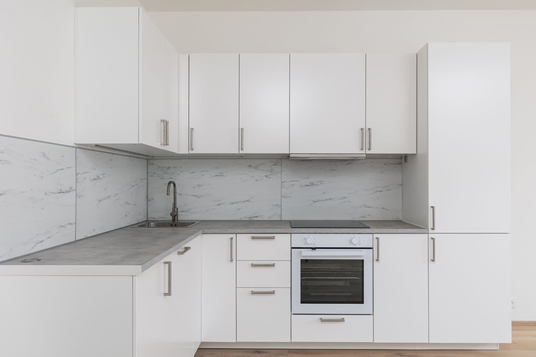 Studio flat to rent, 36 m², Křižíkova, Prague, Prague Studio flat to rent, 36 m², Křižíkova, Prague, Prague