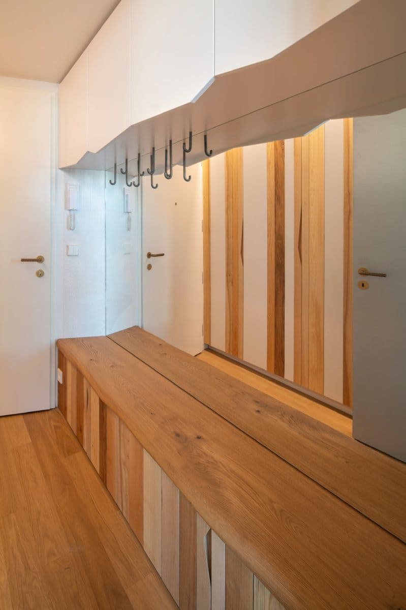 1 bedroom with open-plan kitchen flat to rent, 57 m², Komunardů, Prague, Prague 1 bedroom with open-plan kitchen flat to rent, 57 m², Komunardů, Prague, Prague