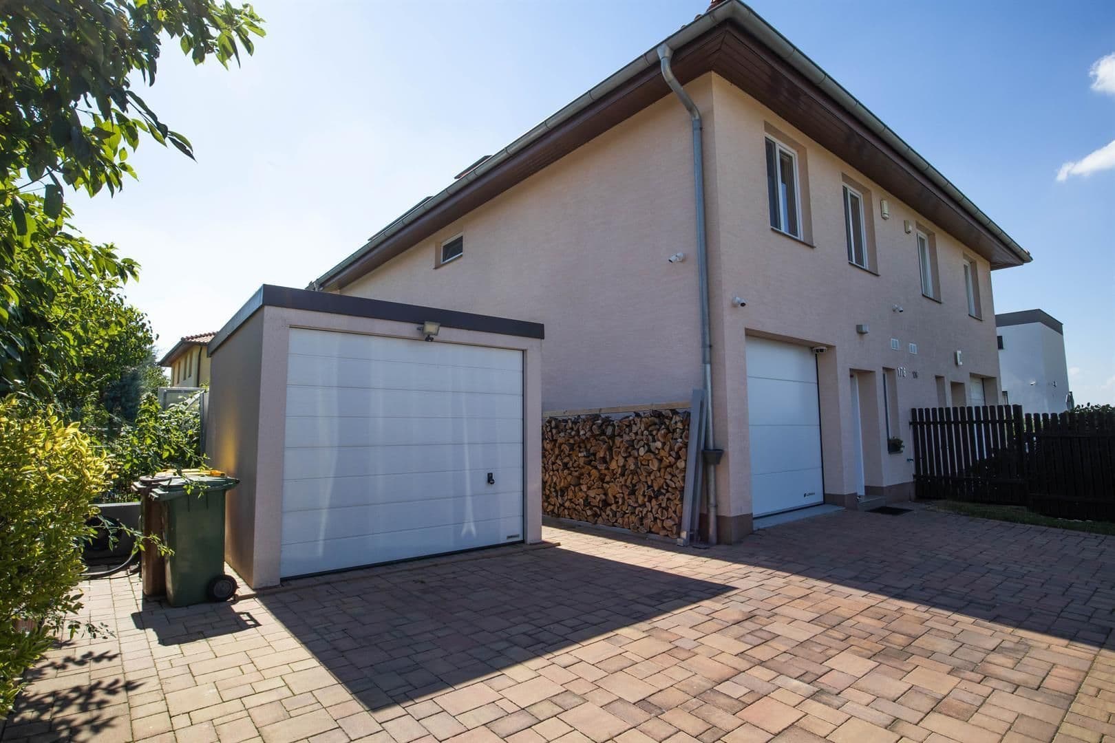 house for sale, 113 m², Kunratická, Jesenice, Středočeský Region house for sale, 113 m², Kunratická, Jesenice, Středočeský Region