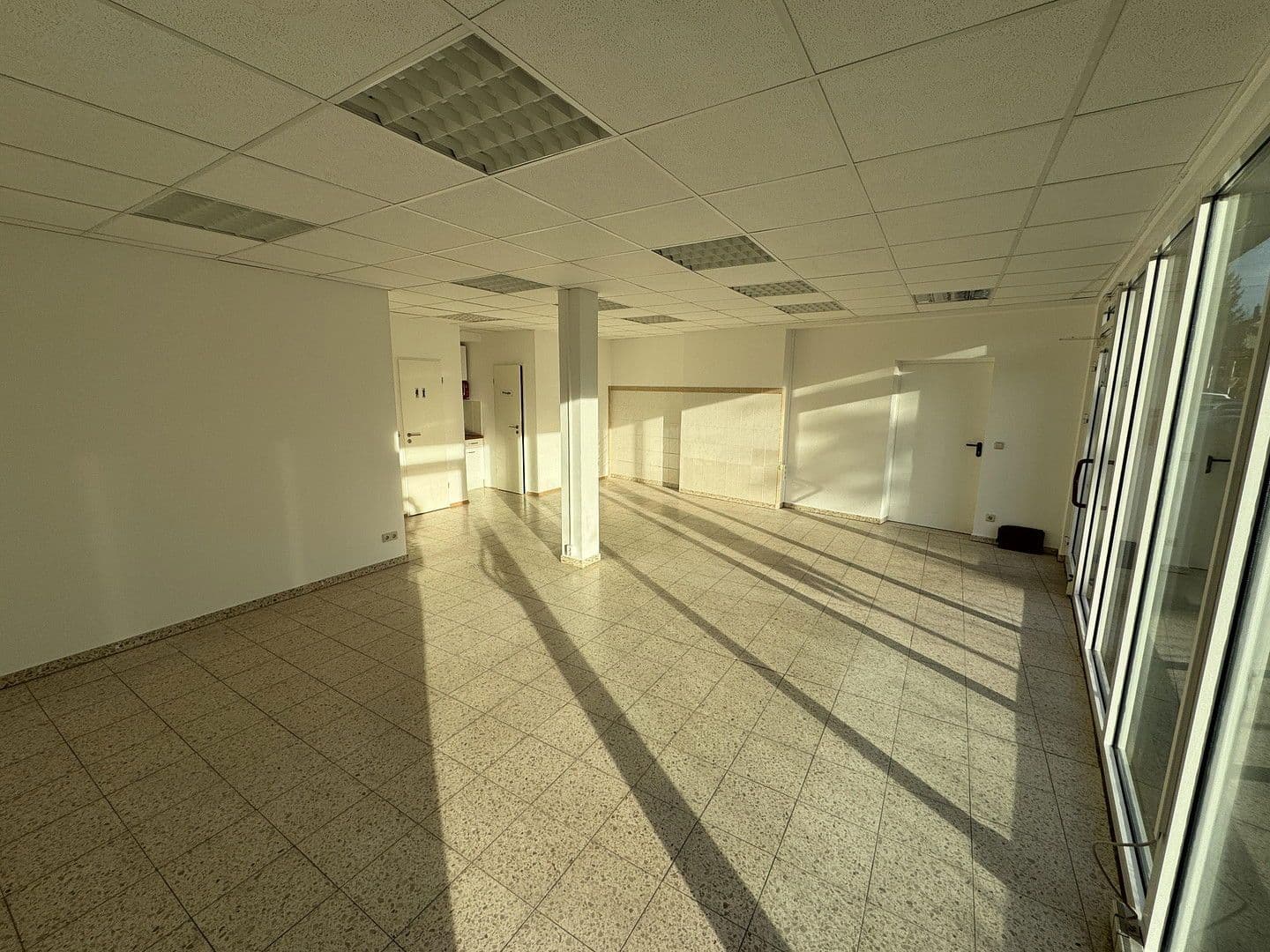 office to rent, 52 m², Straßen 53, Bergisch Gladbach, North Rhine-Westphalia office to rent, 52 m², Straßen 53, Bergisch Gladbach, North Rhine-Westphalia