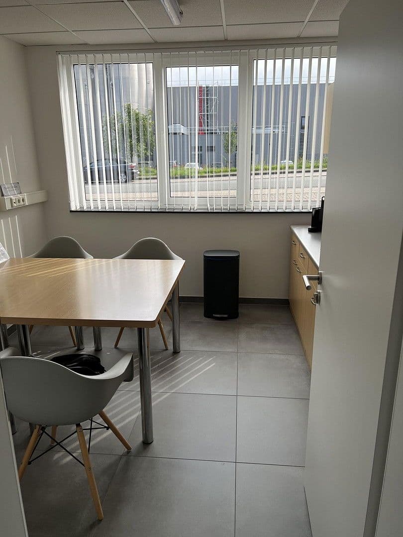 non-residential property for sale, 2,254 m², Leopoldshöhe, North Rhine-Westphalia non-residential property for sale, 2,254 m², Leopoldshöhe, North Rhine-Westphalia