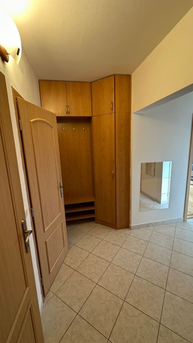 2 bedroom with open-plan kitchen flat to rent, 75 m², Dunajská, Brno, Jihomoravský Region 2 bedroom with open-plan kitchen flat to rent, 75 m², Dunajská, Brno, Jihomoravský Region