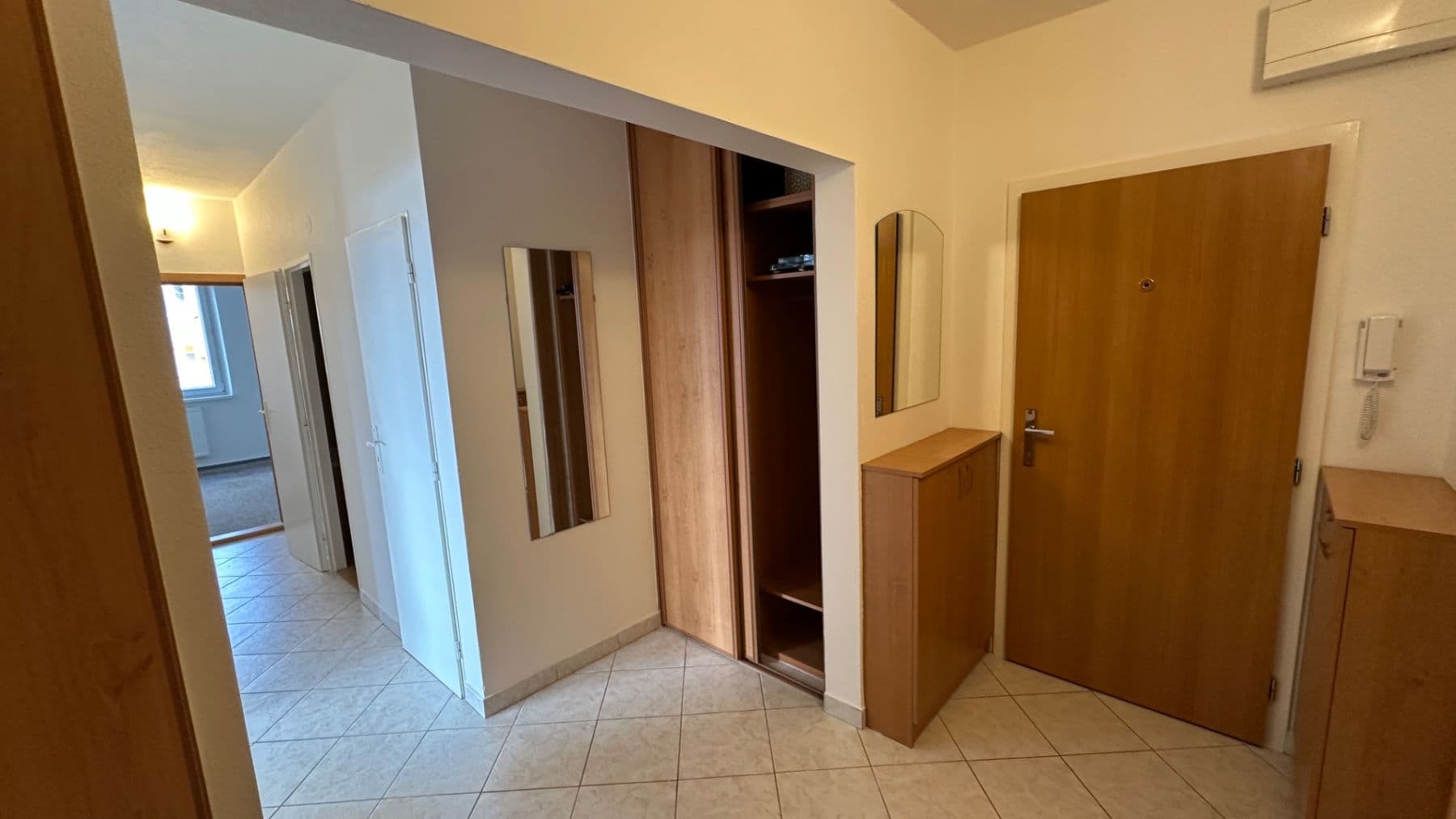 2 bedroom with open-plan kitchen flat to rent, 75 m², Dunajská, Brno, Jihomoravský Region 2 bedroom with open-plan kitchen flat to rent, 75 m², Dunajská, Brno, Jihomoravský Region