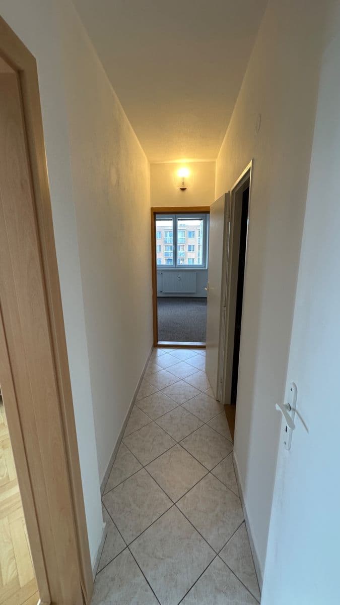 2 bedroom with open-plan kitchen flat to rent, 75 m², Dunajská, Brno, Jihomoravský Region 2 bedroom with open-plan kitchen flat to rent, 75 m², Dunajská, Brno, Jihomoravský Region