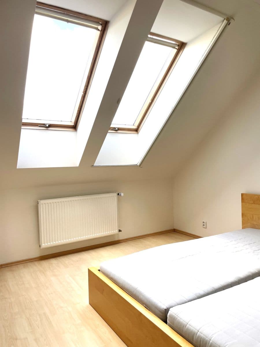 3 bedroom with open-plan kitchen flat for sale, 100 m², Hrnčířská, Jesenice, Středočeský Region 3 bedroom with open-plan kitchen flat for sale, 100 m², Hrnčířská, Jesenice, Středočeský Region