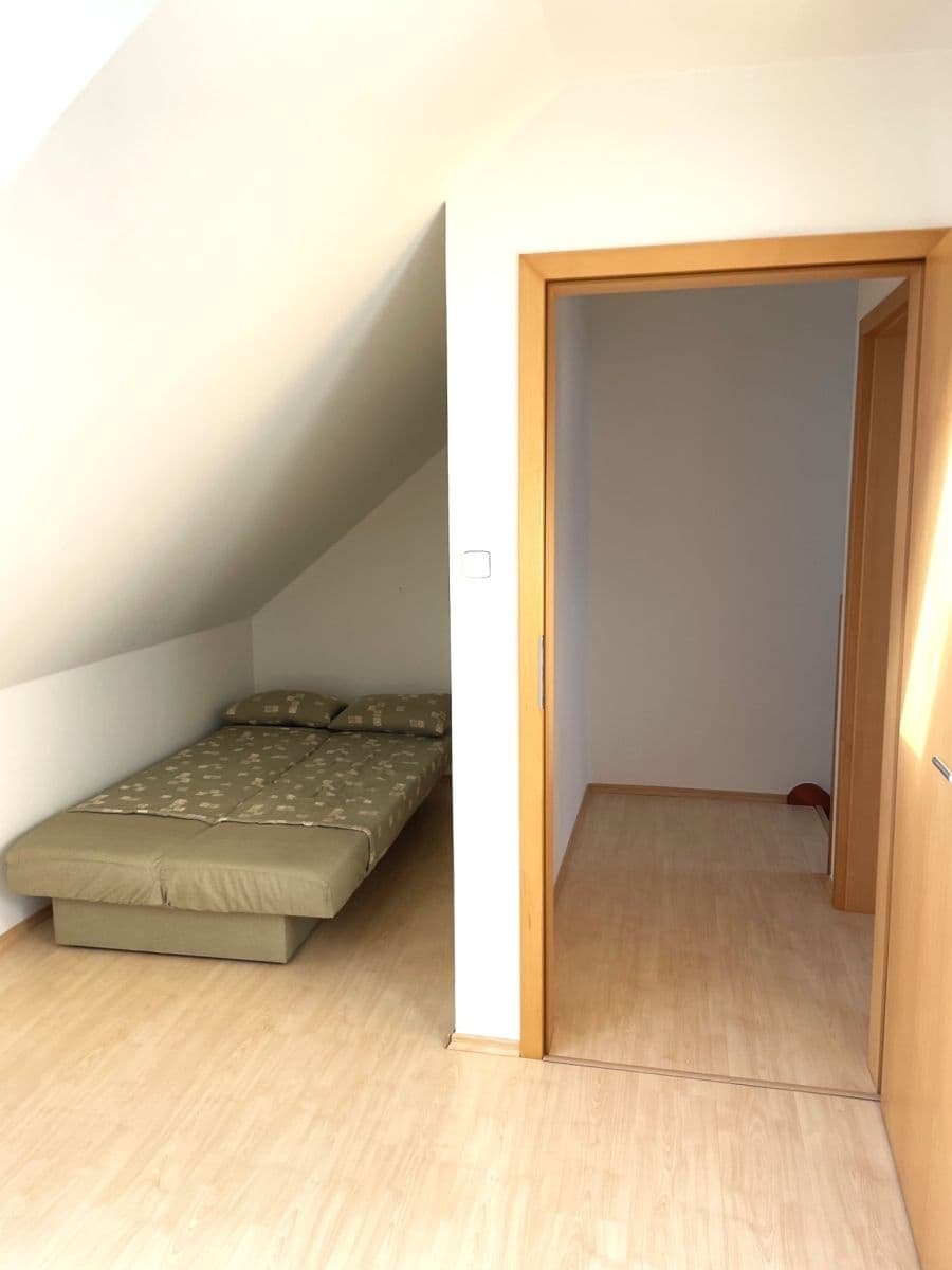 3 bedroom with open-plan kitchen flat for sale, 100 m², Hrnčířská, Jesenice, Středočeský Region 3 bedroom with open-plan kitchen flat for sale, 100 m², Hrnčířská, Jesenice, Středočeský Region