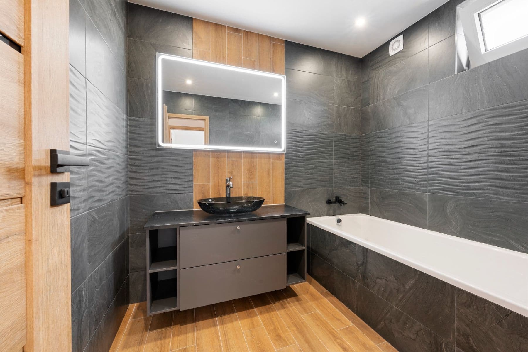 3 bedroom with open-plan kitchen flat for sale, 154 m², Čebín, Jihomoravský Region 3 bedroom with open-plan kitchen flat for sale, 154 m², Čebín, Jihomoravský Region