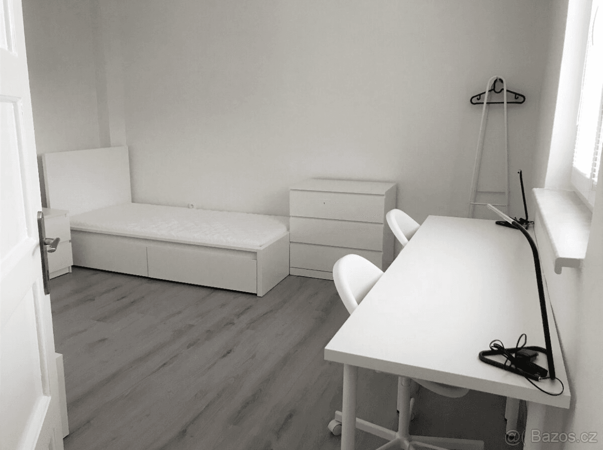 3 bedroom with open-plan kitchen flat to rent, 100 m², Na Včelíně, Zlín, Zlínský Region 3 bedroom with open-plan kitchen flat to rent, 100 m², Na Včelíně, Zlín, Zlínský Region