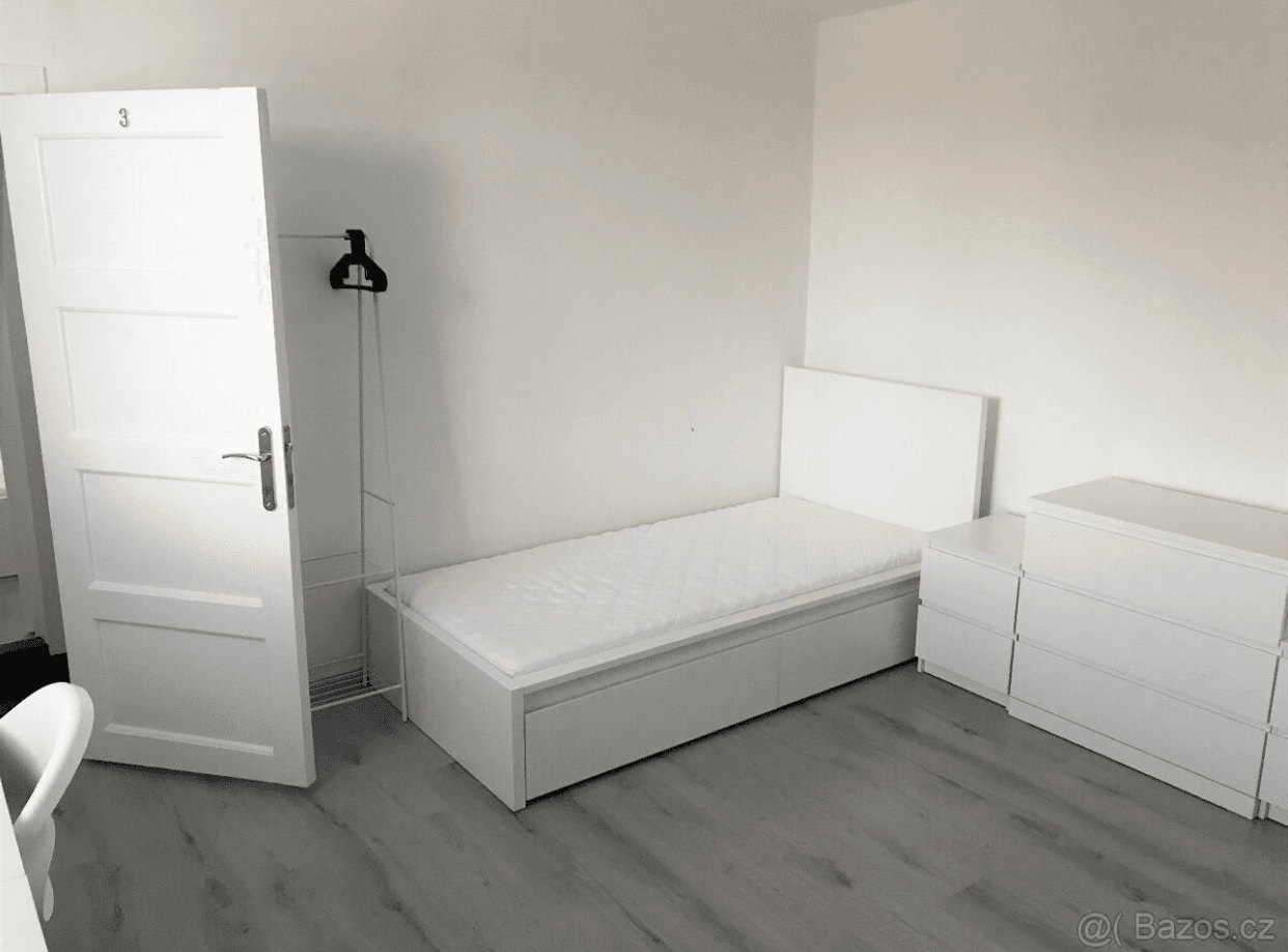 3 bedroom with open-plan kitchen flat to rent, 100 m², Na Včelíně, Zlín, Zlínský Region 3 bedroom with open-plan kitchen flat to rent, 100 m², Na Včelíně, Zlín, Zlínský Region