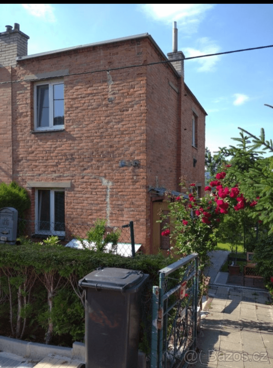 3 bedroom with open-plan kitchen flat to rent, 100 m², Na Včelíně, Zlín, Zlínský Region 3 bedroom with open-plan kitchen flat to rent, 100 m², Na Včelíně, Zlín, Zlínský Region