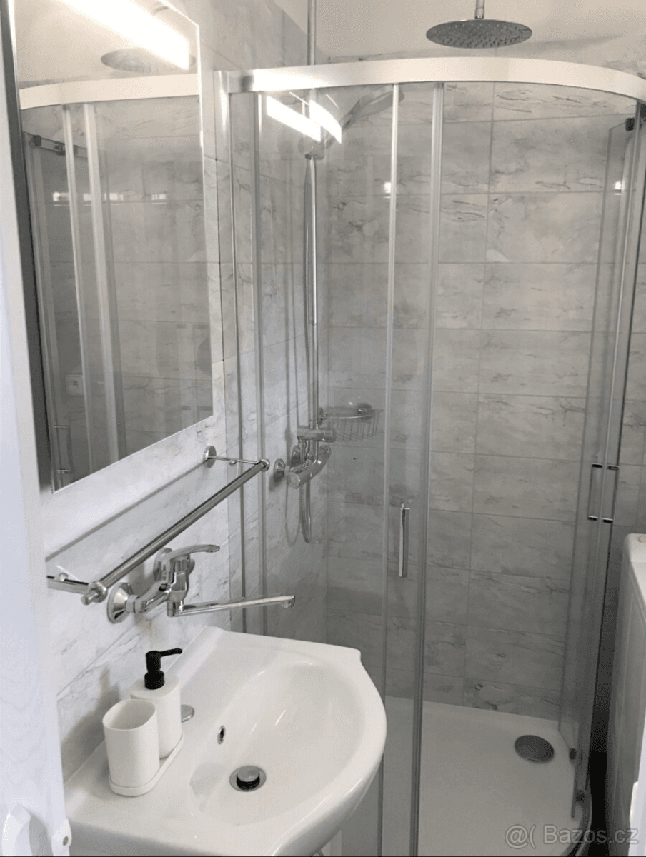 3 bedroom with open-plan kitchen flat to rent, 100 m², Na Včelíně, Zlín, Zlínský Region 3 bedroom with open-plan kitchen flat to rent, 100 m², Na Včelíně, Zlín, Zlínský Region