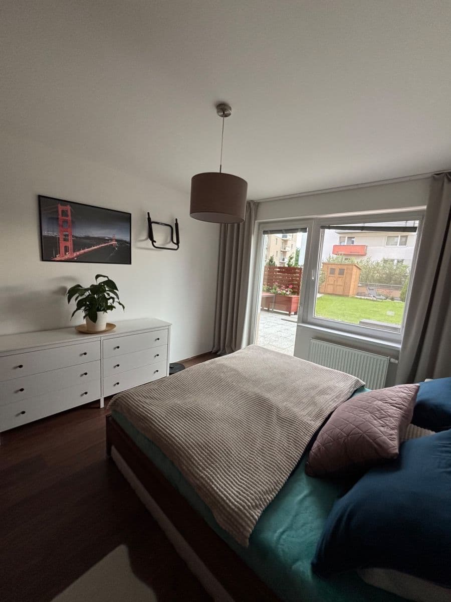 1 bedroom with open-plan kitchen flat to rent, 62 m², Modenská, Prague, Prague 1 bedroom with open-plan kitchen flat to rent, 62 m², Modenská, Prague, Prague