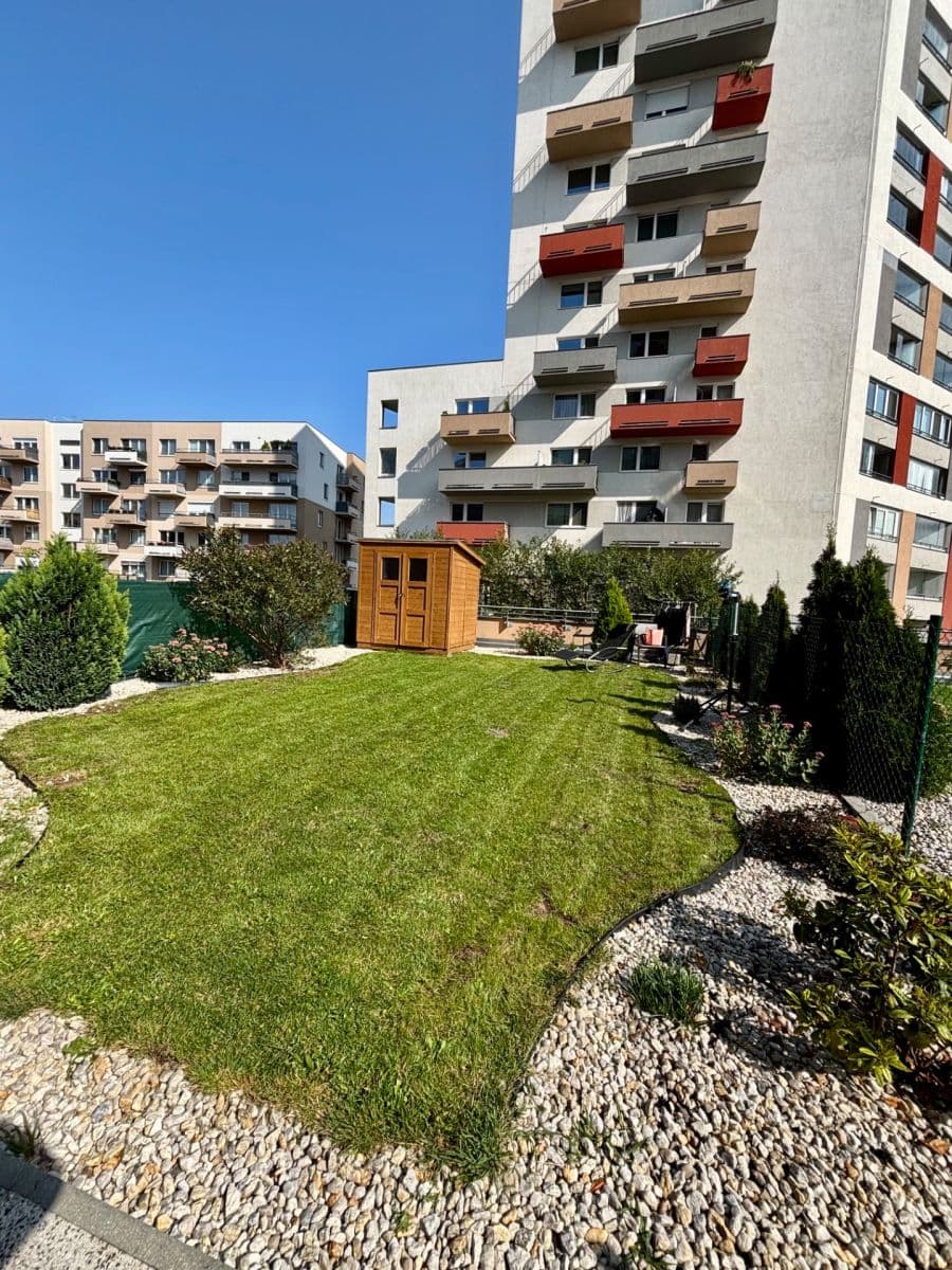 1 bedroom with open-plan kitchen flat to rent, 62 m², Modenská, Prague, Prague 1 bedroom with open-plan kitchen flat to rent, 62 m², Modenská, Prague, Prague